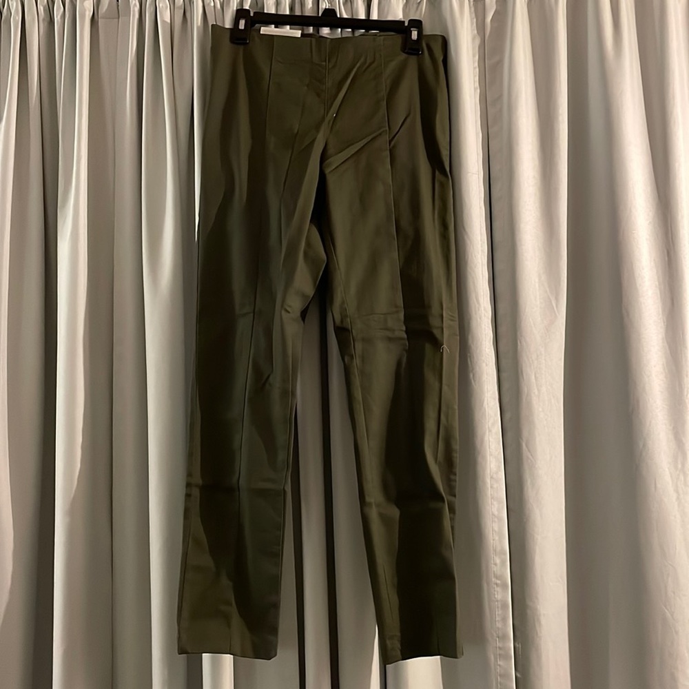 Womens Army green skinny pants. H&M size 12